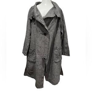 SULU Kerstin Bernecker Linen Duster
Coat, Black/White Mini Check pattern.